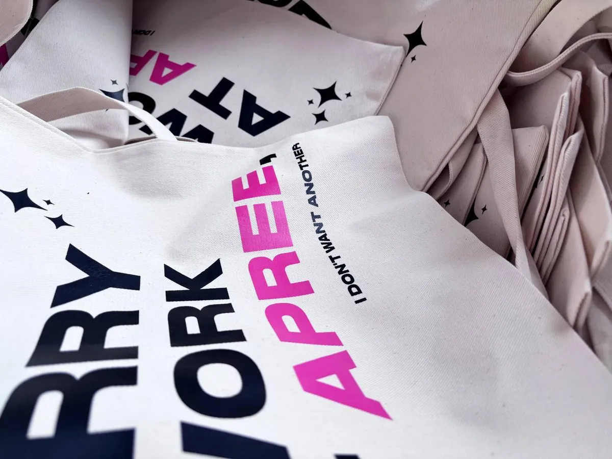 Шопперы с DTF-печатью на заказ — брендированные сумки с логотипом от RIVER studio, Москва